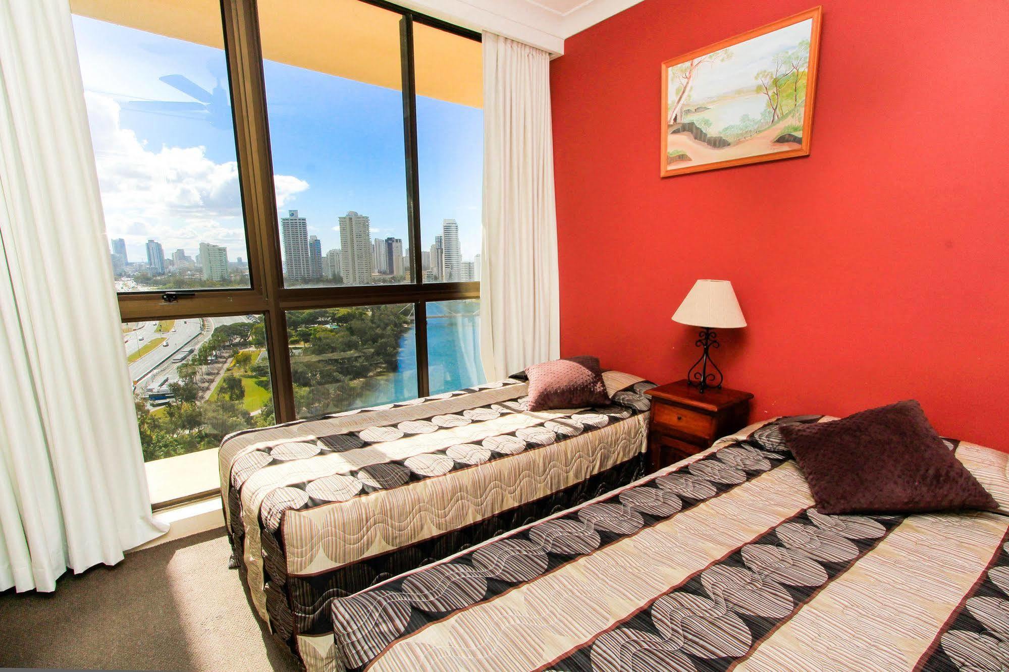 Capricorn One Beachside Holiday Apartments - Official Gold Coast Eksteriør bilde